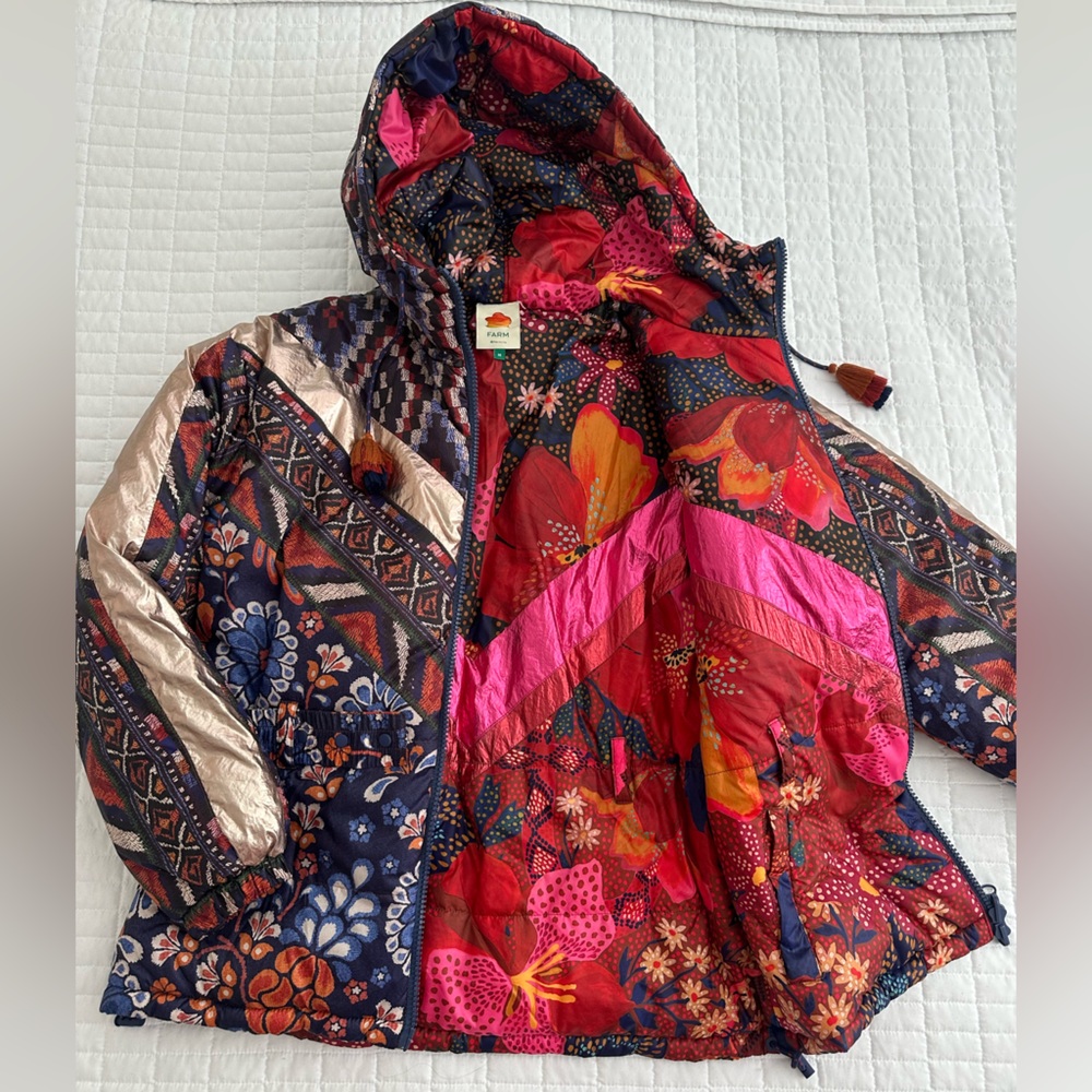 Farm Rio reversible hooded puffer - M - statement jacket